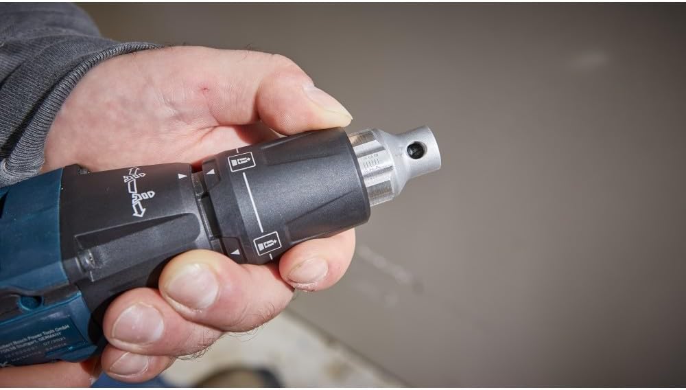 BOSCH GTB18V-45B15-RT 18V Brushless 1/4 In. Hex Screwgun Kit with (1) CORE18V 4 Ah Advanced Power Battery (Renewed)
