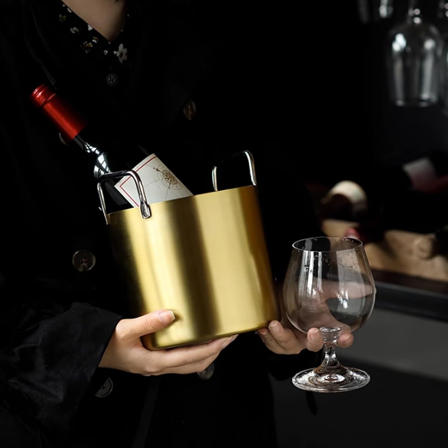 Ice Cube Trays Brushed Matte Gold Stainless Steel Ice Bucket with Comfortable Carry Handle Insulated Ice Bucket Great for Home Bar, Chilling Beer Champagne Ice Bucket For Party
