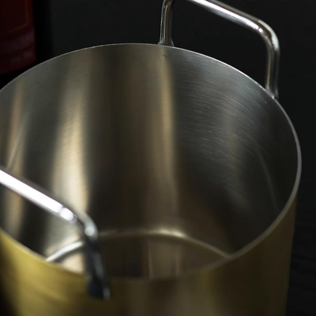 Ice Cube Trays Brushed Matte Gold Stainless Steel Ice Bucket with Comfortable Carry Handle Insulated Ice Bucket Great for Home Bar, Chilling Beer Champagne Ice Bucket For Party