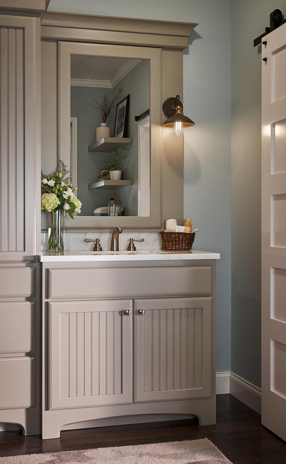 Kichler Clyde 1 Light Bathroom Vanity in a Beautful Olde Bronze Finish, for Bathrooms, (7.25' H x 7.5' W x 8.25' Ext.), 45943OZ