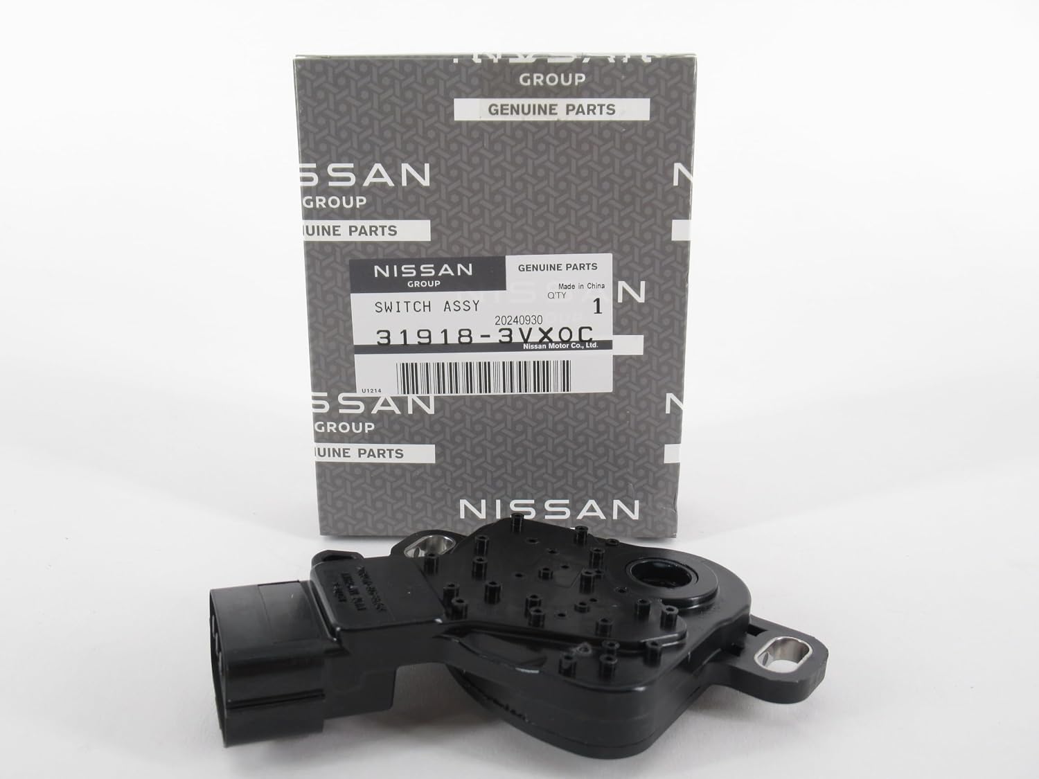 Nissan 31918-3VX0C Black Panel Mount 1-Way Toggle Switch, Push Button Actuator, Normally Open Contact, Screw Terminals, Manual Operation