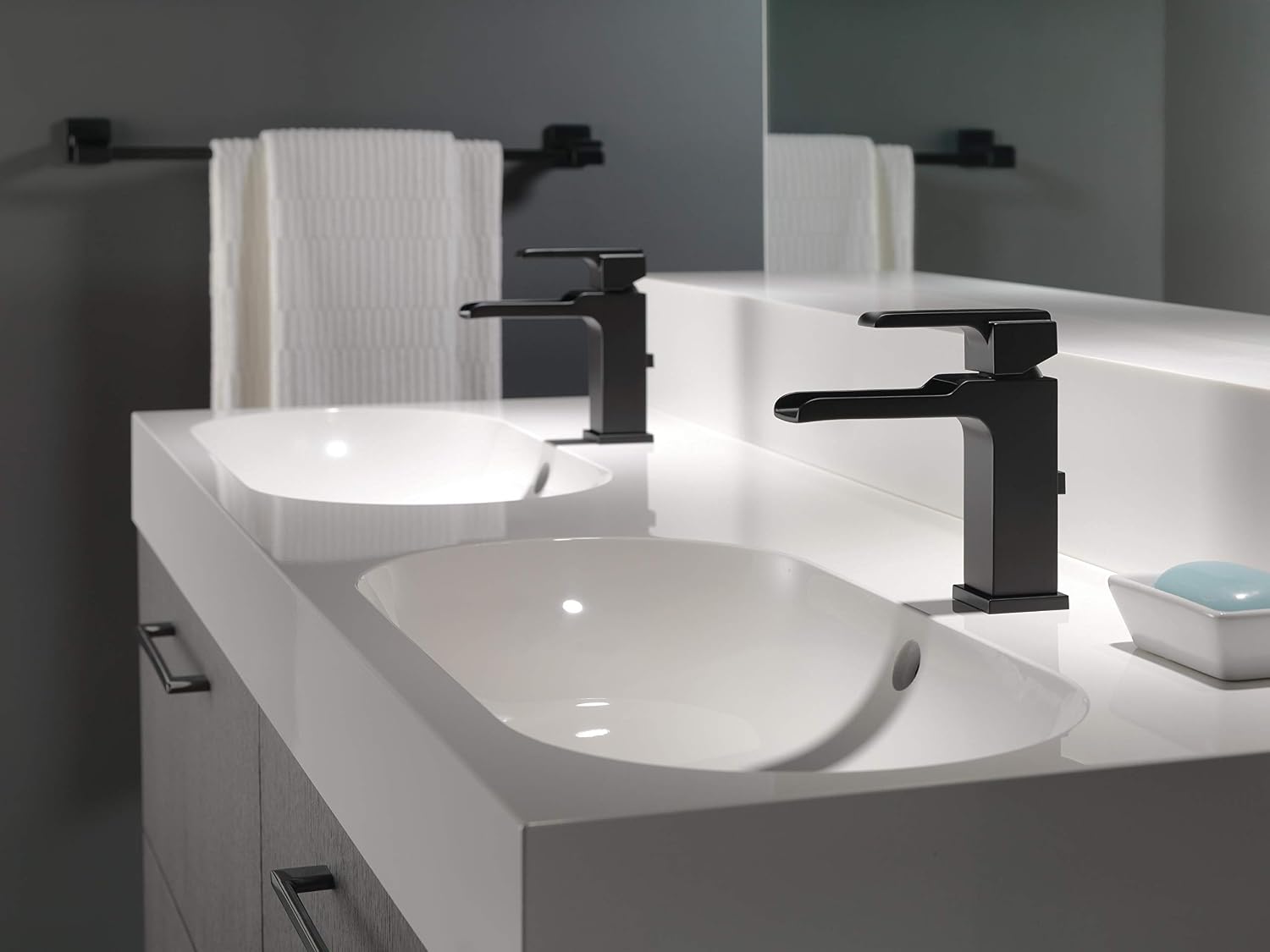 Delta Faucet Ara Widespread Bathroom Faucet 3 Hole, Matte Black Bathroom Faucet, Waterfall Faucet, Metal Drain Assembly, Matte Black 3568LF-BLMPU