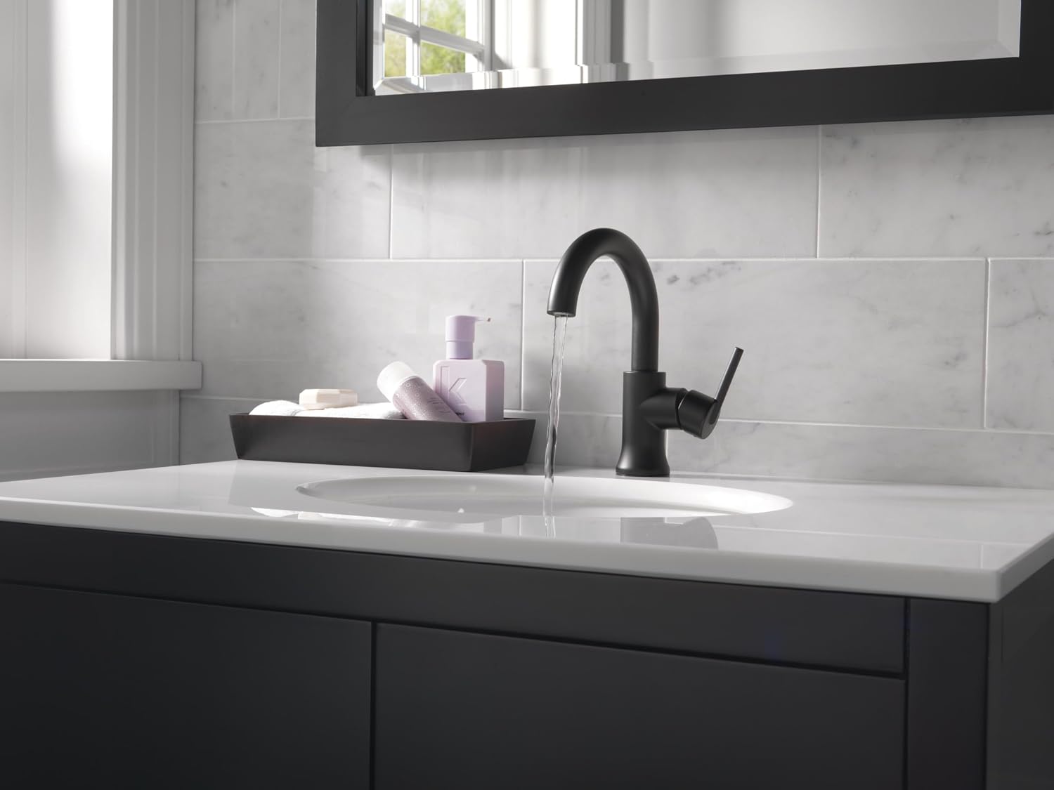Delta Faucet Trinsic Matte Black Bathroom Faucet, Single Hole Bathroom Faucet, Single Handle Bathroom Faucet, Diamond Seal Technology, Drain Assembly, Matte Black 559HA-BL-DST