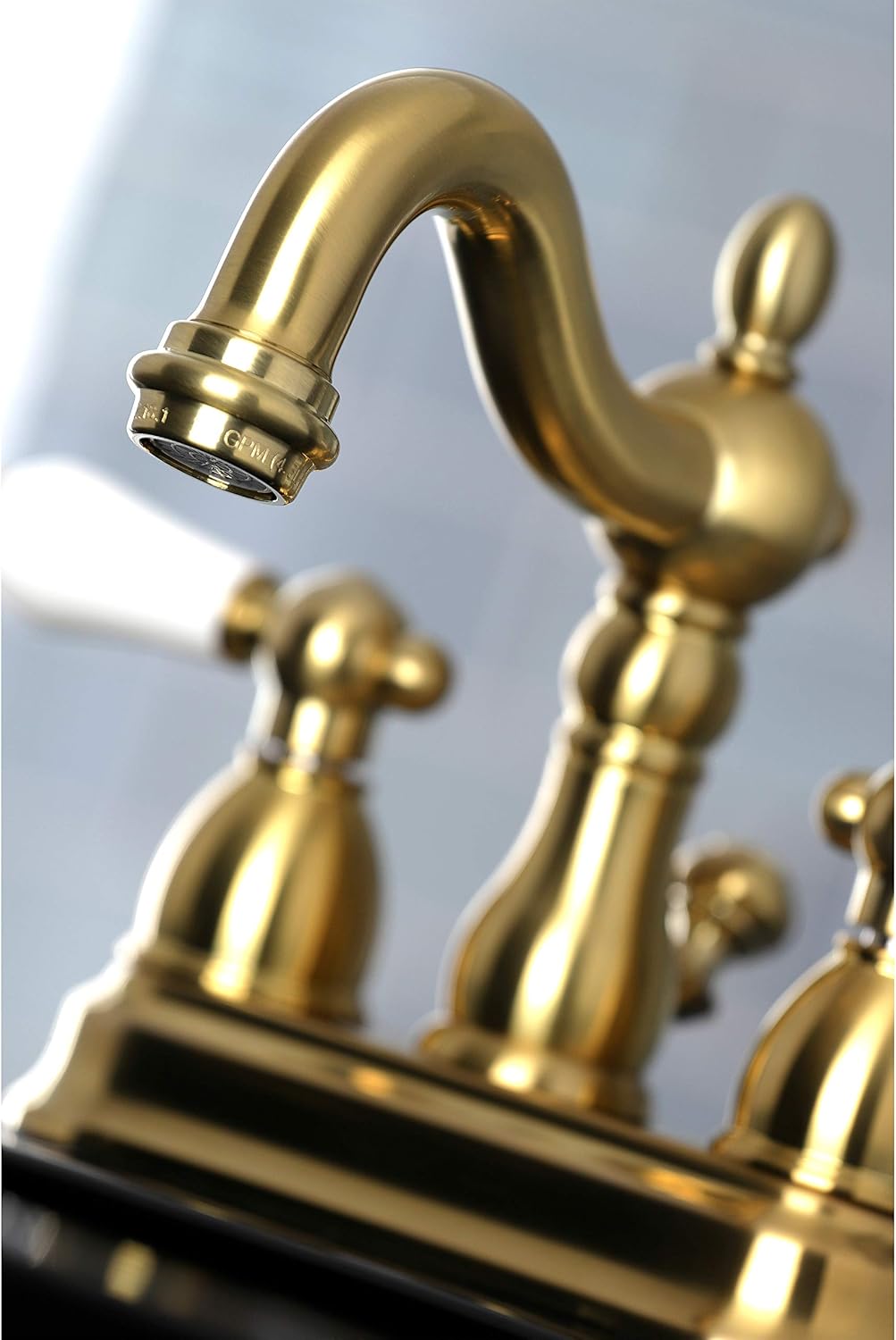 Kingston Brass KB1607PL Heritage 4 in. Centerset Bathroom Faucet, Brushed Brass
