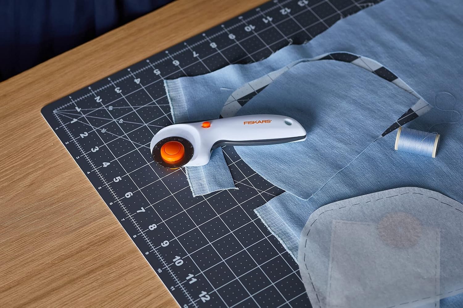 Fiskars Trigger Rotary Cutter, With Blade Ø 45 mm, For Right- and Left-handed Users, Orange/White/Grey, 1003910