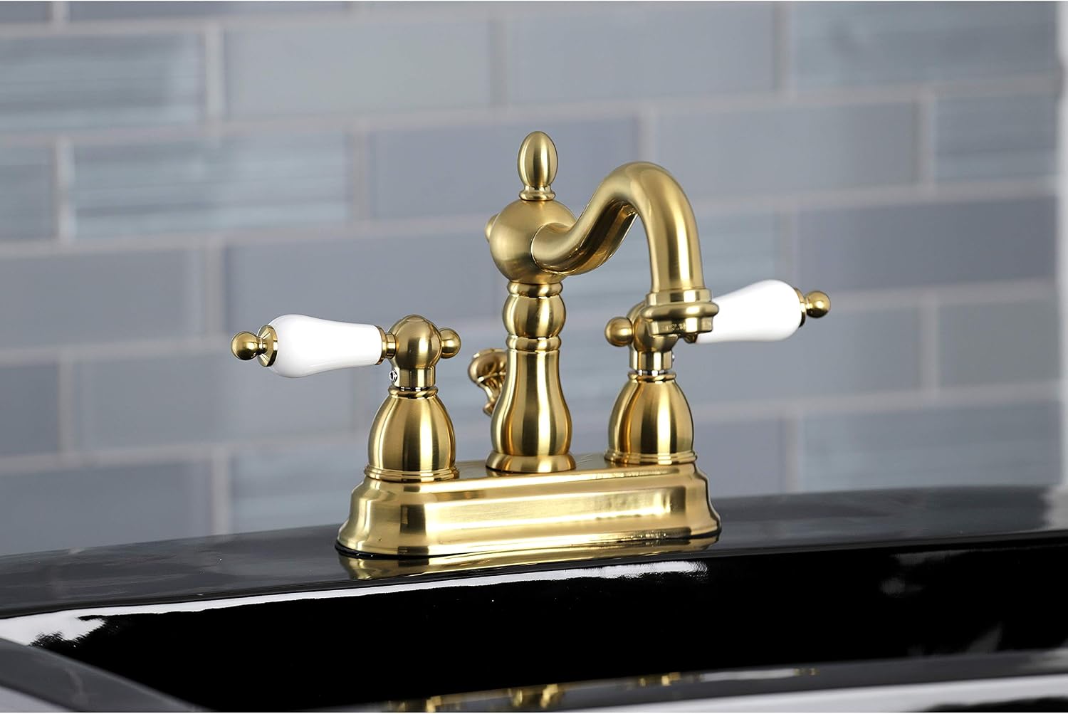 Kingston Brass KB1607PL Heritage 4 in. Centerset Bathroom Faucet, Brushed Brass