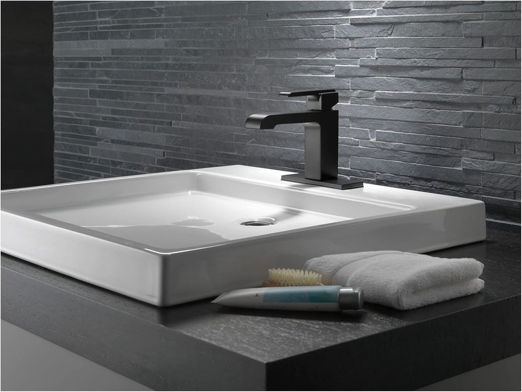 Delta Faucet Ara Single Hole Bathroom Faucet, Single Handle Bathroom Faucet Chrome, Bathroom Sink Faucet, Chrome 567LF-LPU