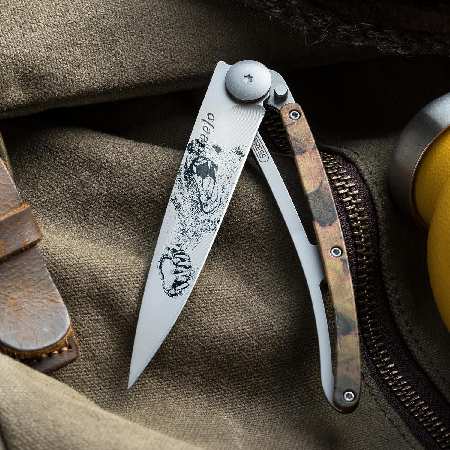 deejo - 37G Folding Pocket Knife with Belt Clip - Grizzly Design, 3.7-Inch Stainless Steel Blade, Brown Camo Handle - Lightweight Everyday Carry for Home, Work, and Outdoor Use